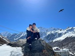 Ảnh vui sao Việt 10-2: Vợ chồng Công Vinh thực hiện 'giấc mơ tuyết trắng’