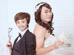 Thu Trang - Tiến Luật 're-up' loạt ảnh cưới lầy hết nấc nhân Ngày Quốc tế hạnh phúc