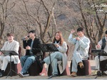 'Xin chào' mang Vũ Cát Tường, Andiez, Cara... 'phá băng' tại Hàn Quốc