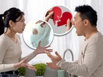 Cầu cứu dân mạng vì chồng bắt chọn: 'Đẻ hay ly dị?'