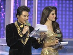'Tẽn tò' với sự cố MC Miss World Vietnam đọc nhầm tên thí sinh in top