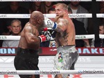 Khán giả đòi lại tiền vì Mike Tyson và Jake Paul đánh quá chán