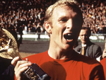 Áo đấu 30 tỉ đồng của Bobby Moore lộ diện sau 30 năm mất tích