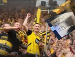 Marco Reus chi sộp khao bia 81.000 cổ động viên trên sân Dortmund