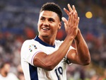 ‘Thần cơ diệu toán’ Ollie Watkins