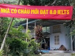 Ảnh vui 30-9: Cả nhà căng băng rôn mừng đứa cháu đạt 8.0 IELTS