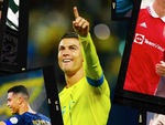 Cristiano Ronaldo tự đăng clip mừng kỷ lục 900 bàn thắng