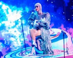 Katy Perry diện ba thiết kế của Công Trí trong tour diễn