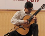 Cầm thủ guitar người Nhật và Âm điệu châu Âu