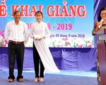 Dạy học bằng cả yêu thương: Cả trường đến với trò nghèo