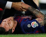 Messi chấn thương nặng, gãy xương cánh tay phải