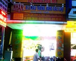 Tiệm vàng đổi 100 USD bị khám xét, thu giữ kim cương vàng bạc