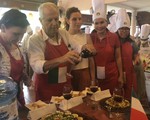 Các gia đình ngoại giao đã nấu nướng ở Văn Thánh ra sao?