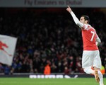 Mkhitaryan cứu Arsenal thoát thua trước Wolverhampton