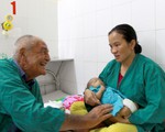 Gương mặt: Cứu tinh của những trái tim nhí bệnh tật
