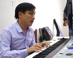 Những giờ học nhạc đặc biệt của thầy giáo khiếm thị