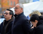 HLV Ranieri xúc động khi đến viếng cố chủ tịch Vichai