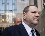 Ông trùm Harvey Weinstein bị tố 