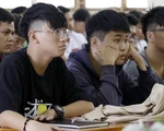 Khi sinh viên năm nhất bối rối giảng đường