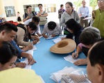 Bà Nguyễn Thị Quyết Tâm tiếp xúc cử tri Thủ Thiêm