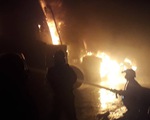 Đang cháy lớn xưởng lốp xe gần khu nhà trọ sinh viên