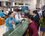 Hàng không tiếp tục thay đổi đồ ăn thức uống trên máy bay do corona