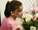 Em bé làm phiên dịch cho mẹ mới học tiếng Việt 4 tháng