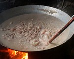 Chế biến 20 tấn lòng heo bằng phụ gia không rõ nguồn gốc