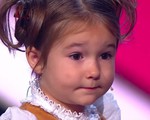 Cô bé 6 tuổi nói 8 ngôn ngữ khiến cả nước Nga xôn xao