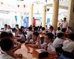 Cô giáo phạt học sinh tự tát vào mặt vì nói chuyện