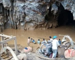 Dự kiến đêm nay tiếp cận 2 người đào vàng kẹt trong hang