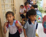 Đề nghị khiển trách cô giáo phạt học sinh tự tát vào mặt