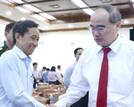 Ủy quyền cho cấp dưới, tập trung giải quyết việc khó hơn