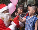 Có nên gieo vào đầu trẻ niềm tin về ông già Noel?