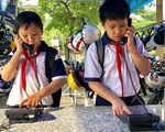 Trường lắp điện thoại bàn để học trò ít dùng di động