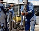 Giá dầu tiếp tục giảm, OPEC bất lực