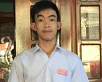 Trao bằng khen học sinh nhặt 50 triệu đồng trả cho người mất