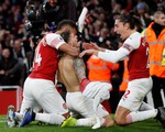 Arsenal thắng nghẹt thở Tottenham 4-2 sau cuộc rượt đuổi tại Emirates