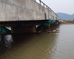 Cầu 30 tỉ vừa xây xong đã có vết rạn nứt