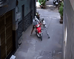 Cả khu phố bao vây bắt gọn tên cướp xe Grab bike