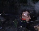 Xe bồn rơi xuống vực thành mồi lửa cháy rừng Hải Vân