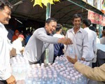 Nhiều quầy cơm nước miễn phí tại lễ hội Gò Tháp
