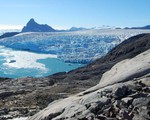 Băng trên đảo Greenland tan giữa mùa đông