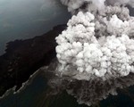Indonesia áp đặt vùng cấm bay quanh núi lửa Krakatau