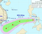 Áp thấp nhiệt đới đang áp sát Biển Đông, miền trung lũ lên