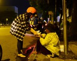 Những bát cháo tình người trên đường phố 2h sáng