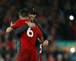 HLV Jurgen Klopp suýt khóc khi Salah nhường phạt đền cho đồng đội