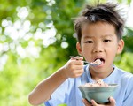 Trẻ suy dinh dưỡng, thấp còi - câu chuyện dài