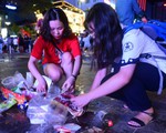 Tuyệt đẹp phố đi bộ Nguyễn Huệ sạch rác sau trận Việt Nam - Philippines