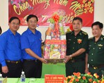 Anh Lê Quốc Phong chúc tết 3 xã khó khăn ở An Giang